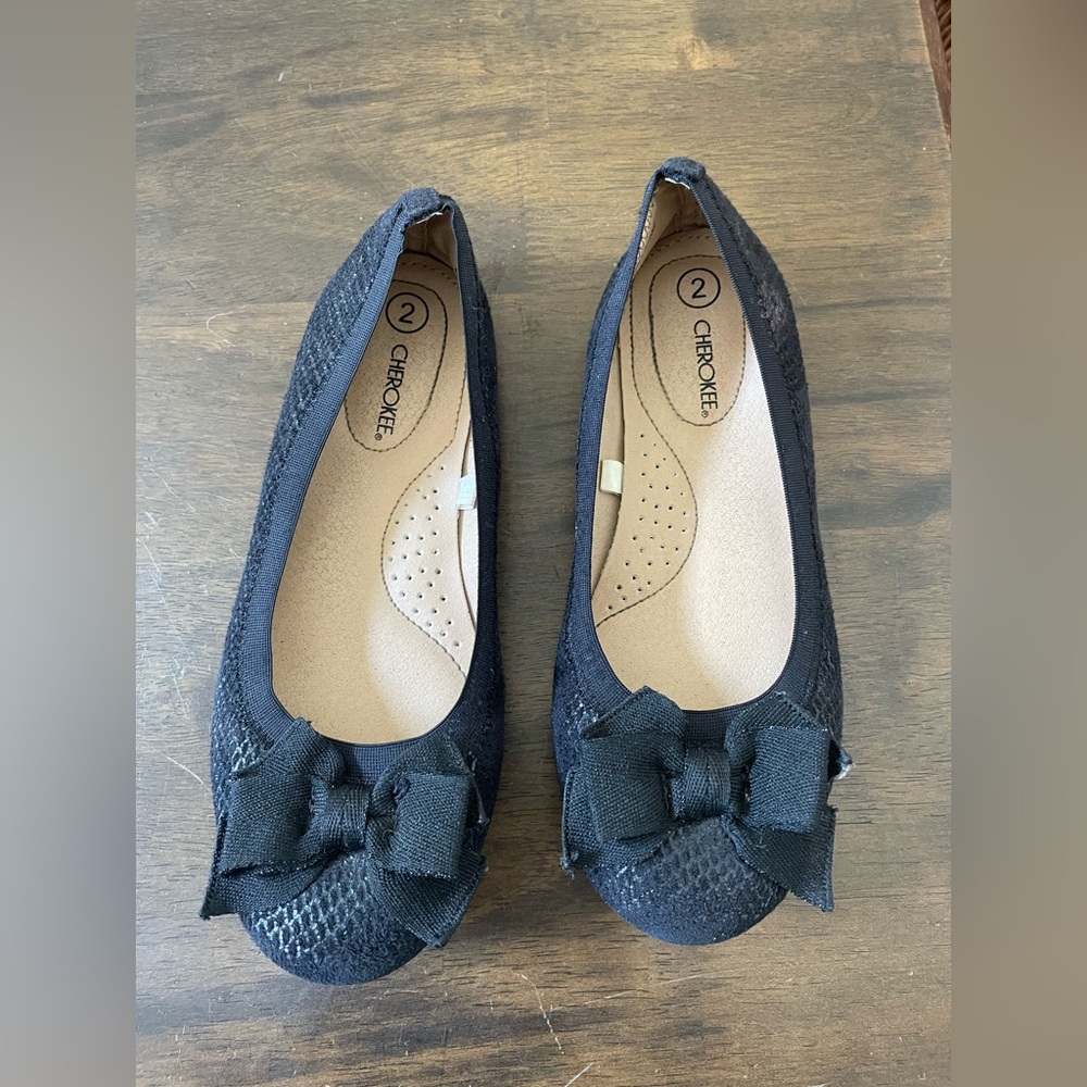 Size 2 girl flats